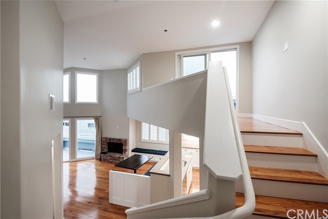 113 28th Place Manhattan Beach, CA 90266 - Photo 3 of 27