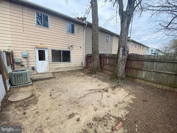 $1,795 | 928 Bellows Avenue, Fredericksburg, VA 22405