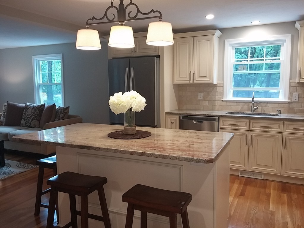 47 Swain Road Chelmsford, MA 01863 - Photo 3 of 19 Gallery Image 3