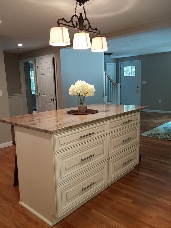 47 Swain Road Chelmsford, MA 01863 - Photo 5 of 19 Gallery Image 5