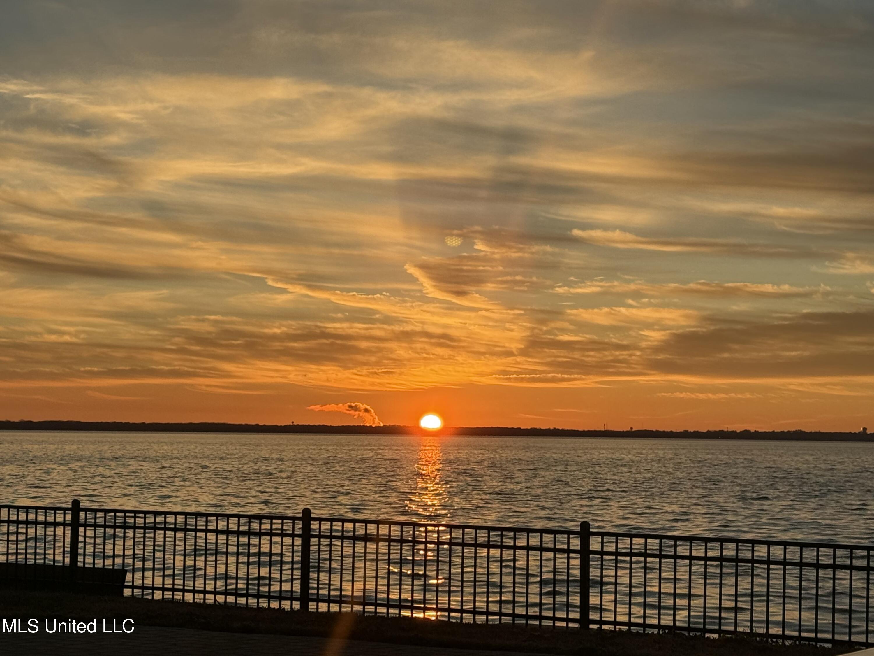 64 Grandview Circle Brandon, MS 39047 - Photo 2 of 77 grandviewhollissunsetfence