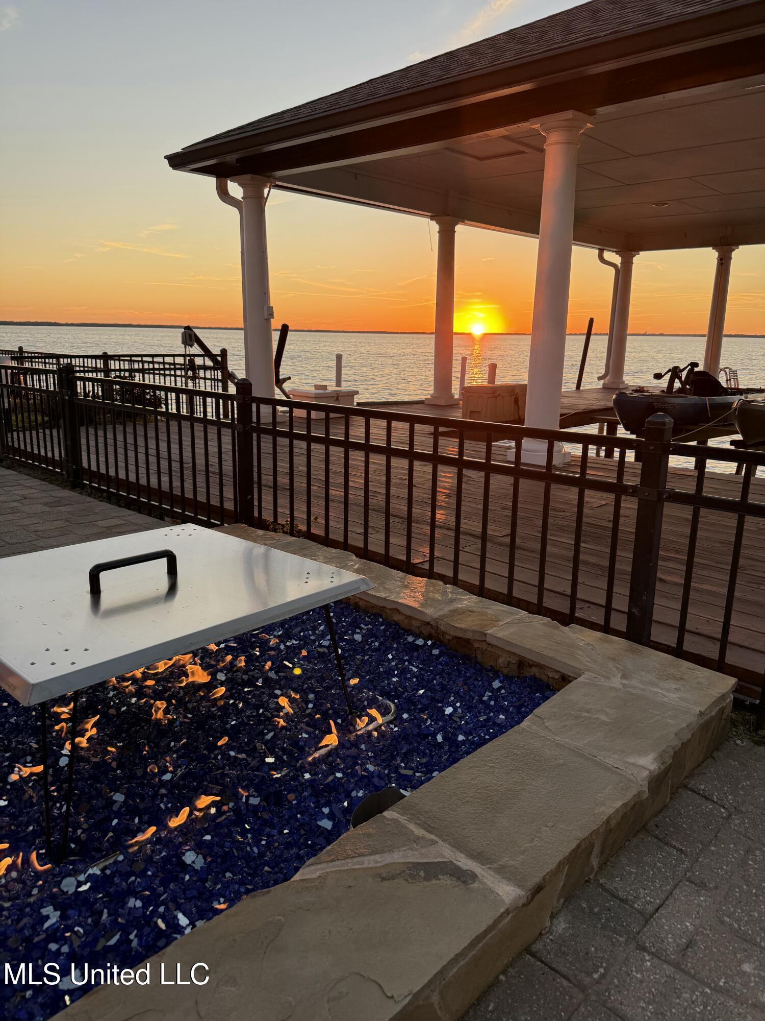 64 Grandview Circle Brandon, MS 39047 - Photo 4 of 77 grandviewhollisfirepitboathouse