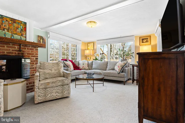 $1,075,000 | 2005 Makefield Road, Yardley, PA 19067