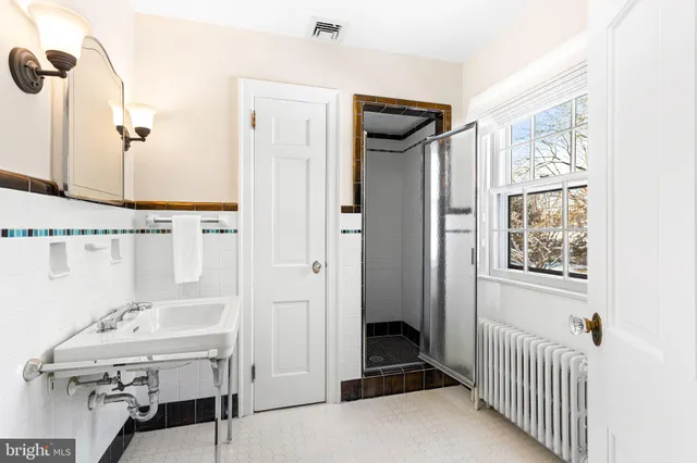 $1,075,000 | 2005 Makefield Road, Yardley, PA 19067