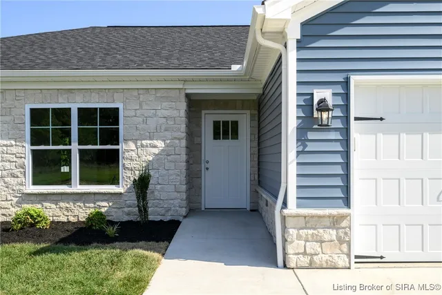 $265,000 | 226 Drive-in (lot # 2) Court, Charlestown, IN 47111