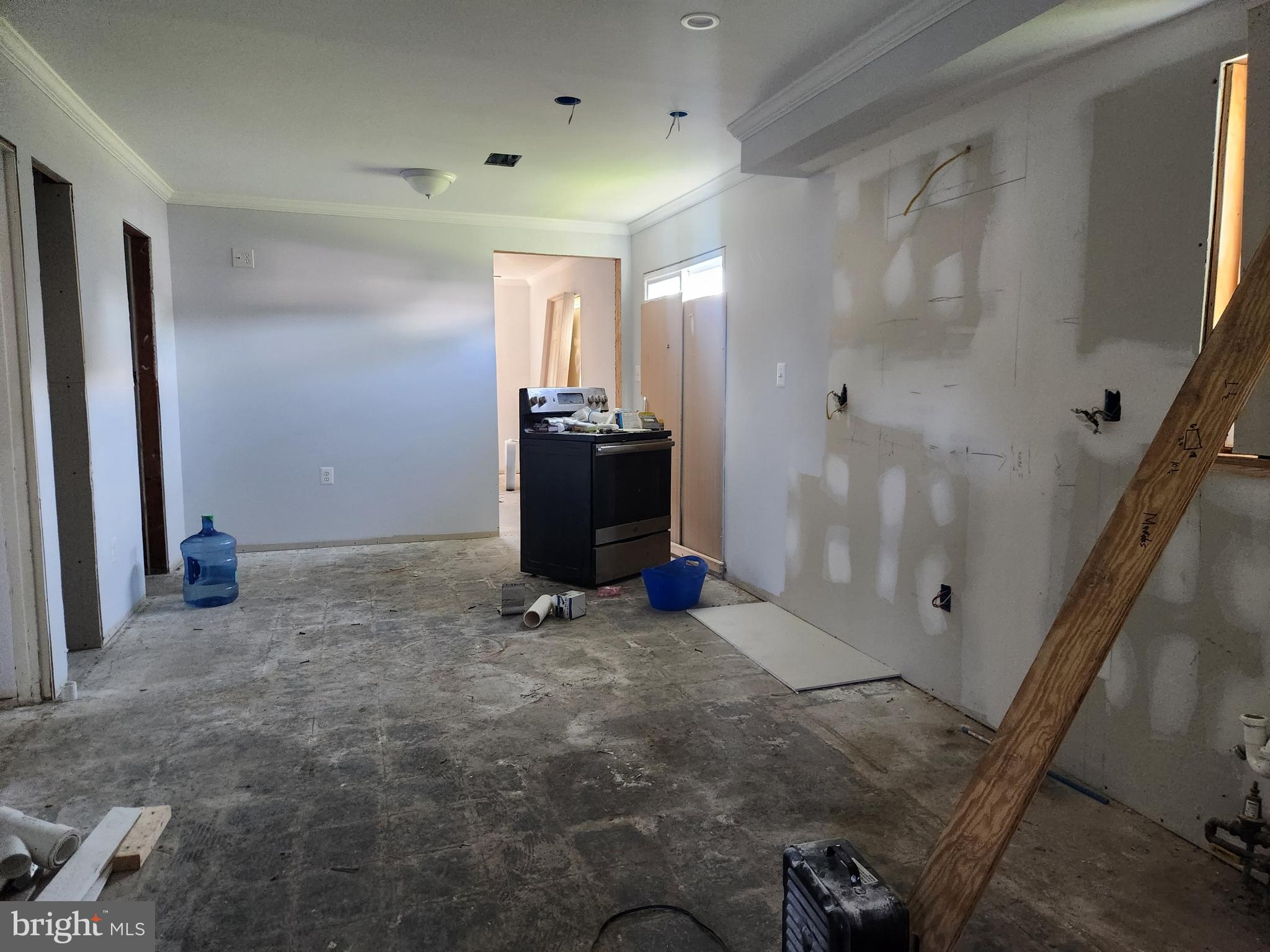 36 Midfield Lane Willingboro, NJ 08046 - Photo 14 of 21 a view of a livingroom with table and chair