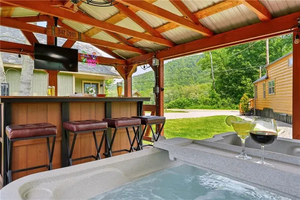 $158,900 | 319 Ferry Ln Drive, West Hickory, PA 16370