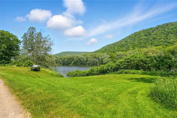 $158,900 | 319 Ferry Ln Drive, West Hickory, PA 16370