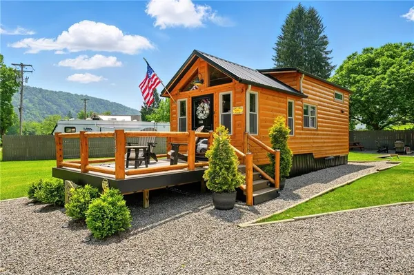 $158,900 | 319 Ferry Ln Drive, West Hickory, PA 16370