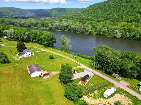 $158,900 | 319 Ferry Ln Drive, West Hickory, PA 16370