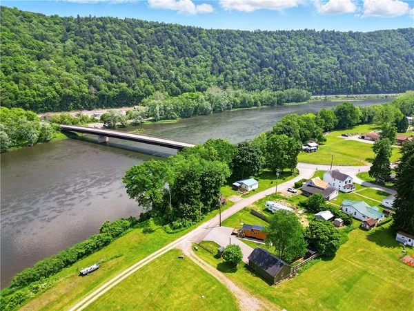 $158,900 | 319 Ferry Ln Drive, West Hickory, PA 16370