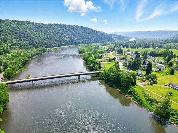 $158,900 | 319 Ferry Ln Drive, West Hickory, PA 16370