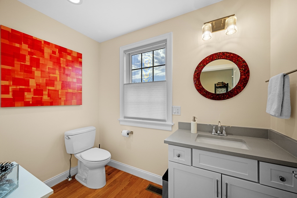 155 Green Street, Unit 4 Marblehead, MA 01945 - Photo 16 of 34