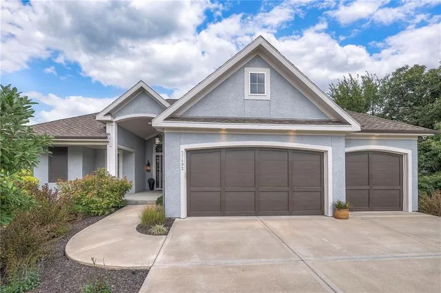 $750,000 | 27492 100th Terrace, Olathe, KS 66061