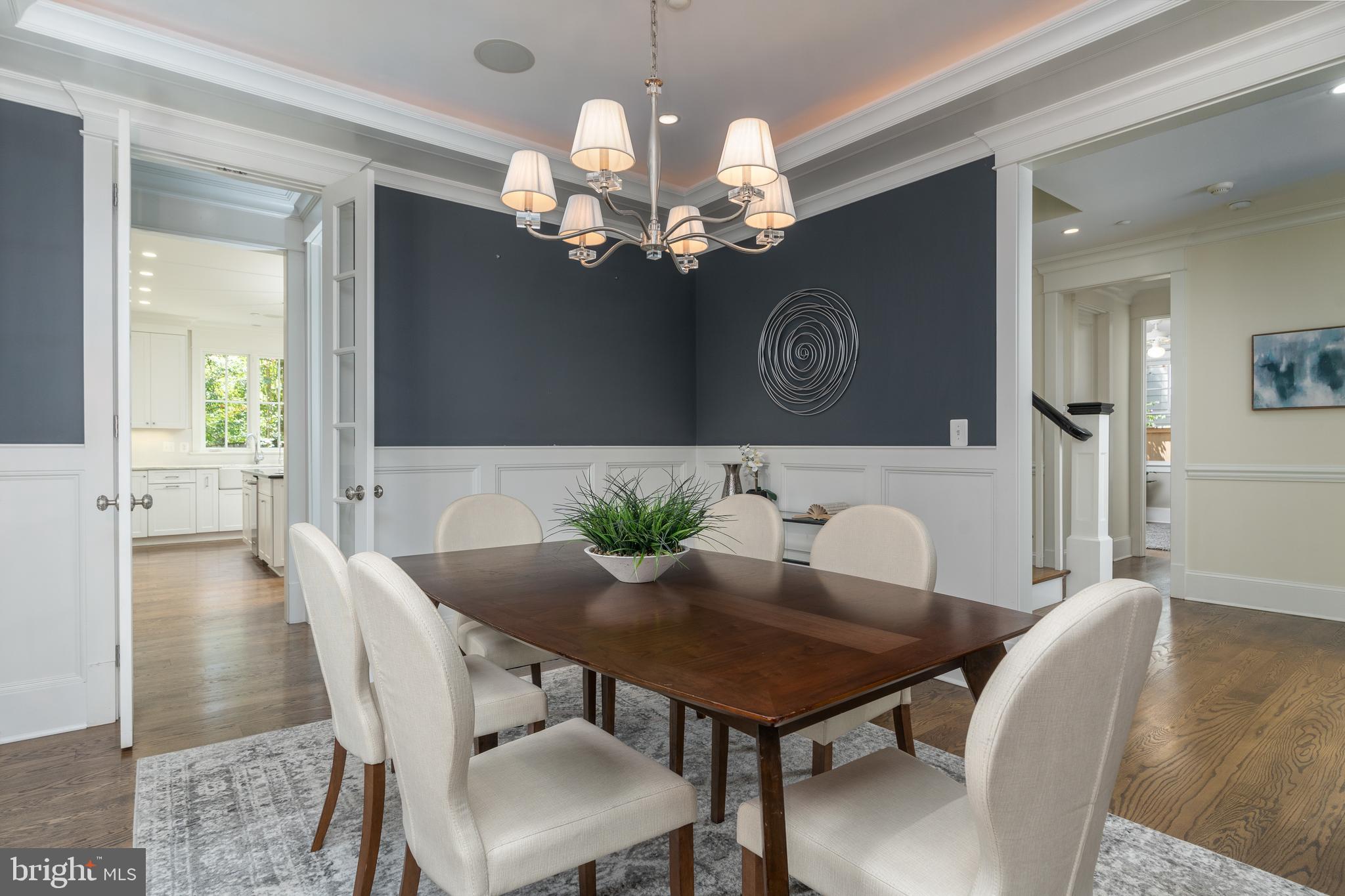 4310 Chestnut Street Bethesda, MD 20814 - Photo 6 of 50 Expansive Dining room