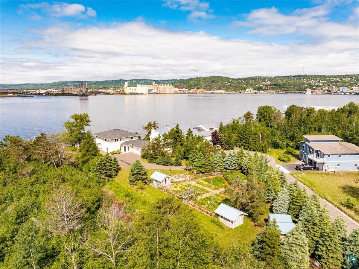 312 Harbor Point Circle Duluth, MN 55802 - Photo 3 of 75