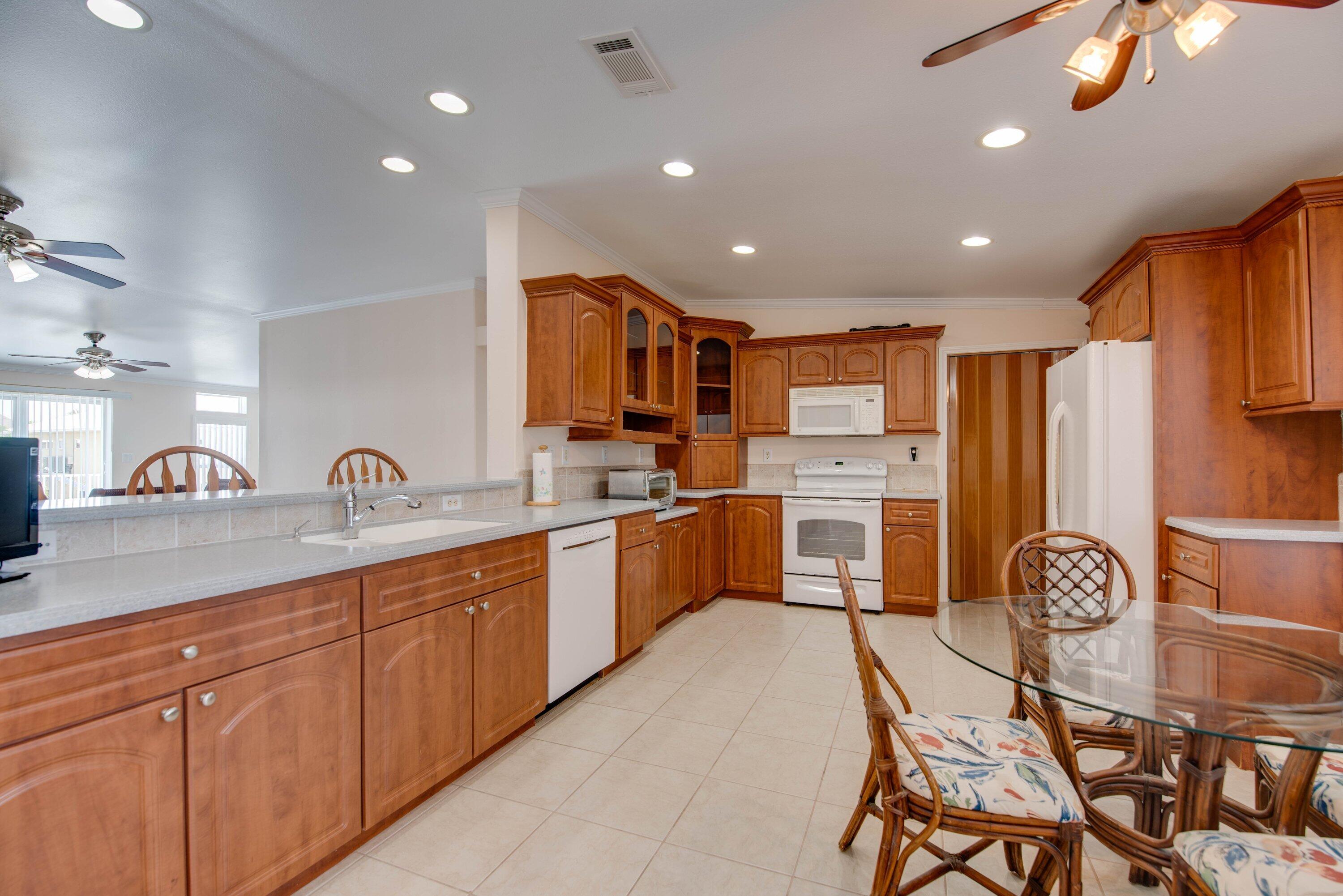 29491 Ranger Avenue Big Pine Key, FL 33043 - Photo 14 of 26 Large Kitchen with Counter Seating