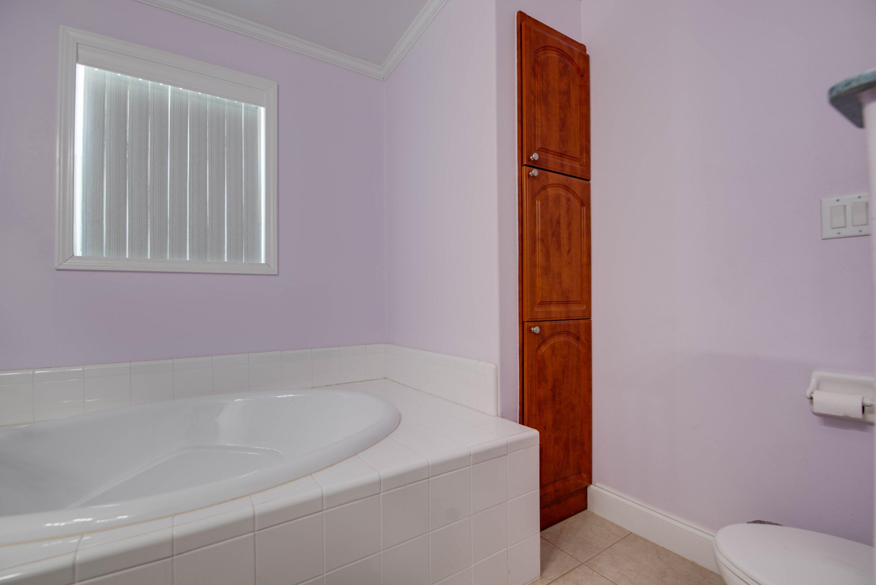 29491 Ranger Avenue Big Pine Key, FL 33043 - Photo 19 of 26 Master with Large Tub