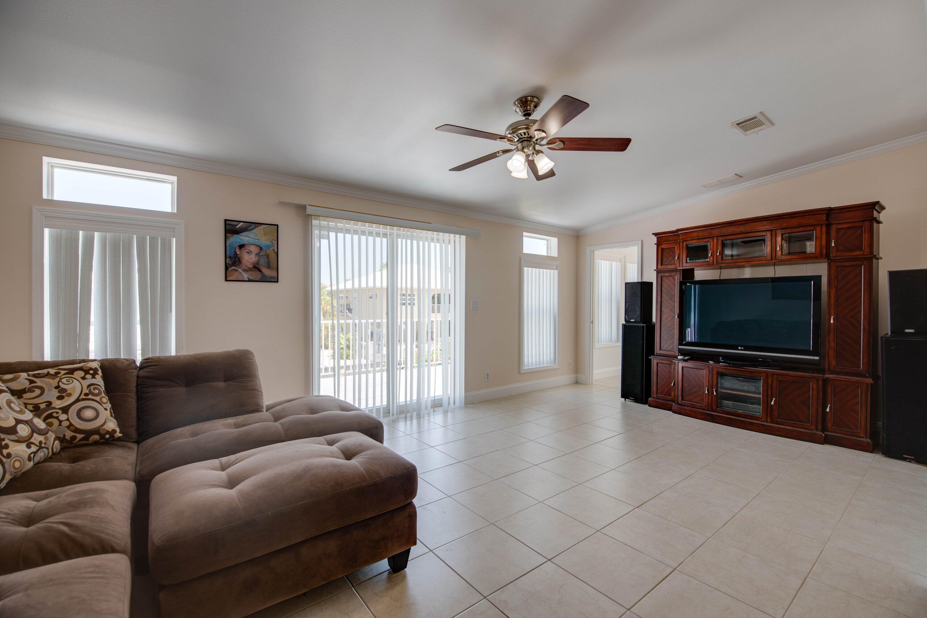 29491 Ranger Avenue Big Pine Key, FL 33043 - Photo 10 of 26 Living Room to Rear Deck