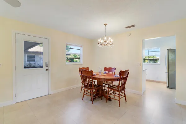 $269,900 | 129 Mockingbird Lane, Delray Beach, FL 33445