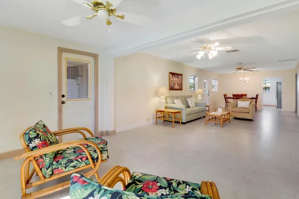 $269,900 | 129 Mockingbird Lane, Delray Beach, FL 33445
