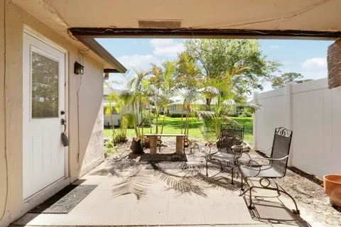 $269,900 | 129 Mockingbird Lane, Delray Beach, FL 33445