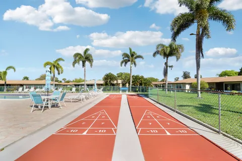 $269,900 | 129 Mockingbird Lane, Delray Beach, FL 33445