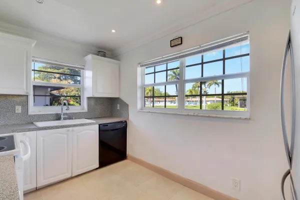 $269,900 | 129 Mockingbird Lane, Delray Beach, FL 33445