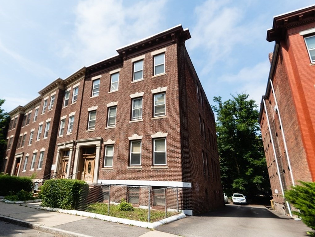 88 Winthrop Street Boston, MA 02119 - Photo 2 of 20 a front view of a building