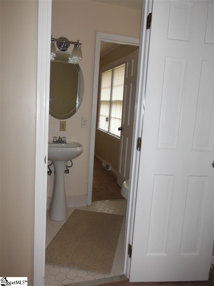 517 Reid School Road Taylors, SC 29687 - Photo 18 of 36 Gallery Image 18