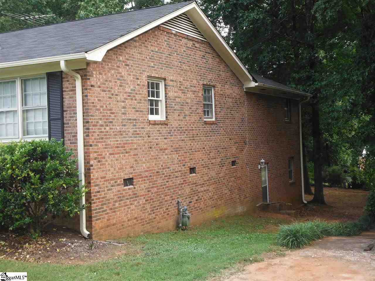 517 Reid School Road Taylors, SC 29687 - Photo 7 of 36 Gallery Image 7
