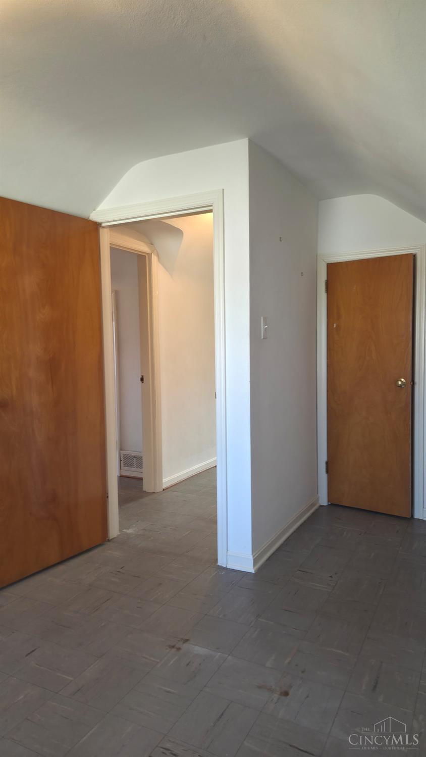 8240 Camargo Road Madeira, OH 45243 - Photo 26 of 32