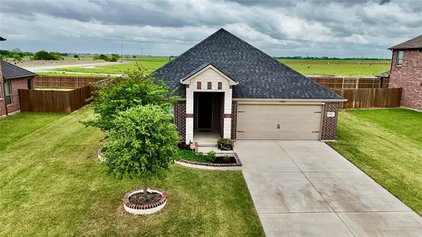 $369,990 | 692 Avalon Drive, Waxahachie, TX 75165