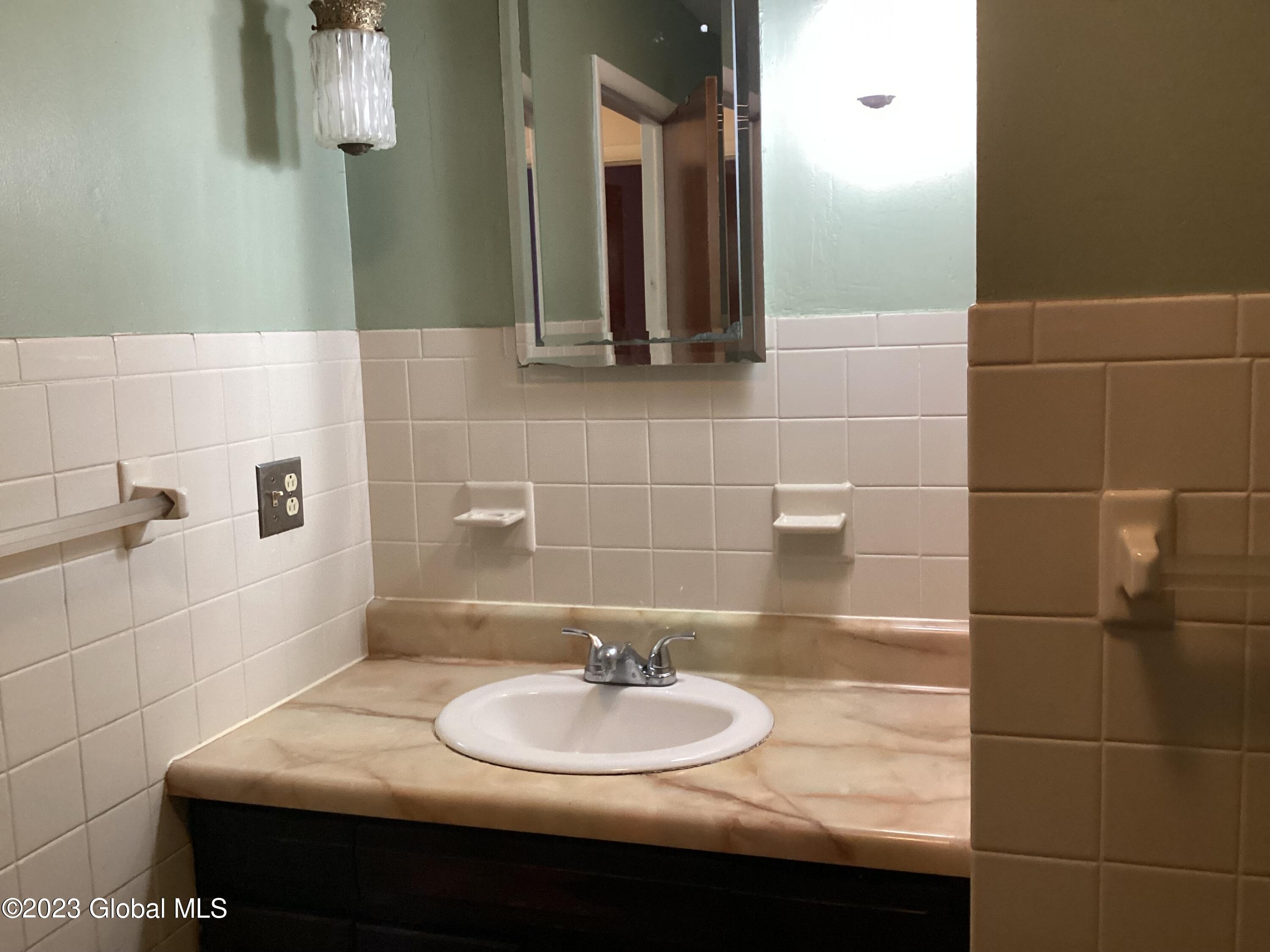 513 Watervliet Shaker Road Colonie, NY 12110 - Photo 14 of 23 IMG_0150