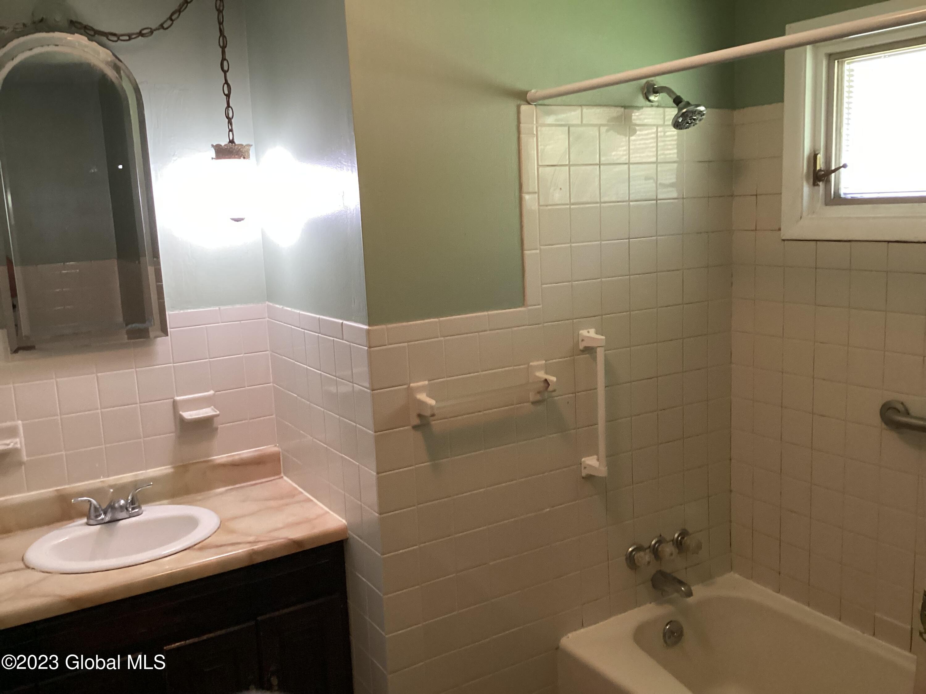 513 Watervliet Shaker Road Colonie, NY 12110 - Photo 15 of 23 IMG_0151