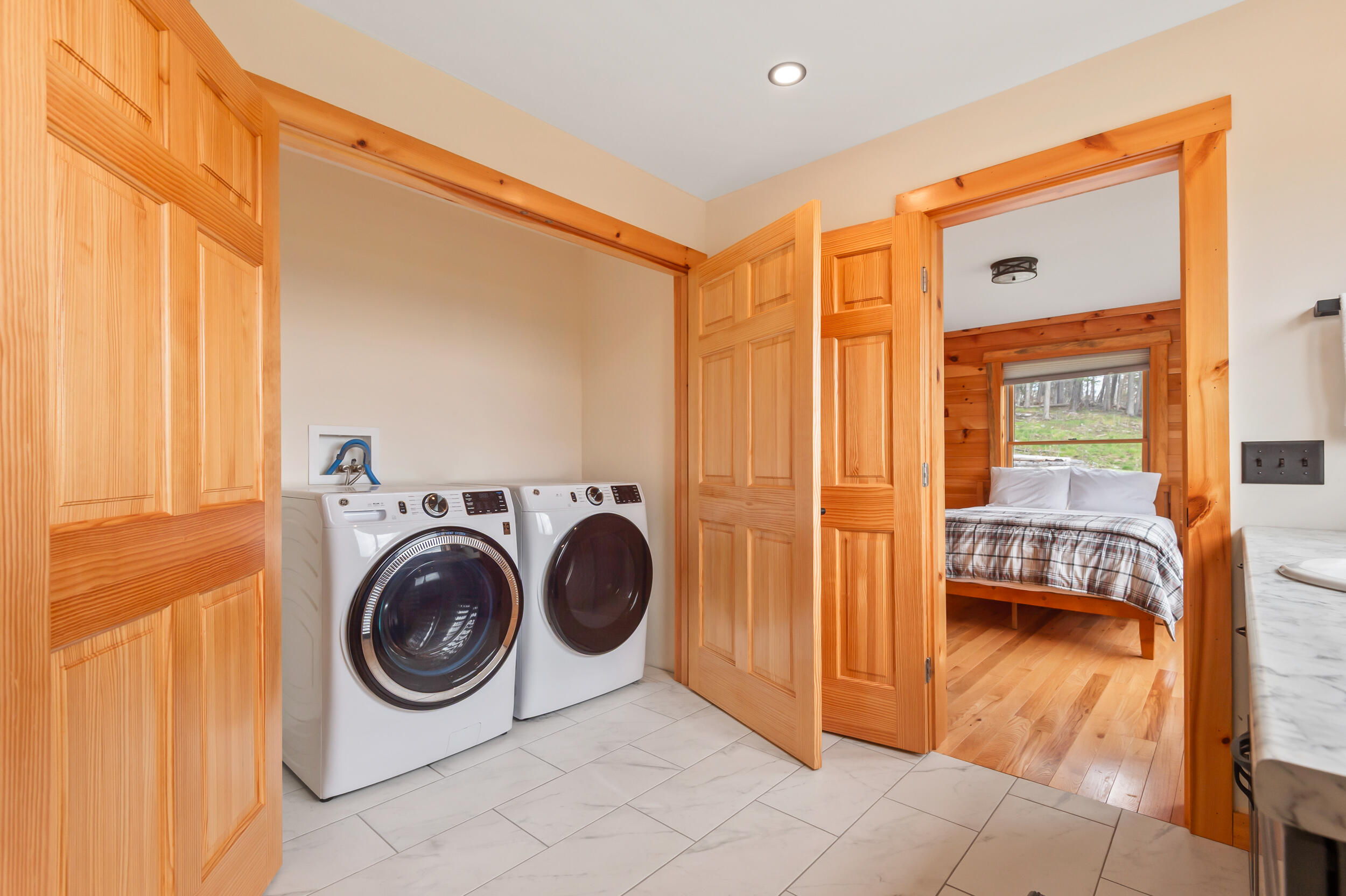 3935 Main Street Rangeley, ME 04970 - Photo 28 of 58 Laundry