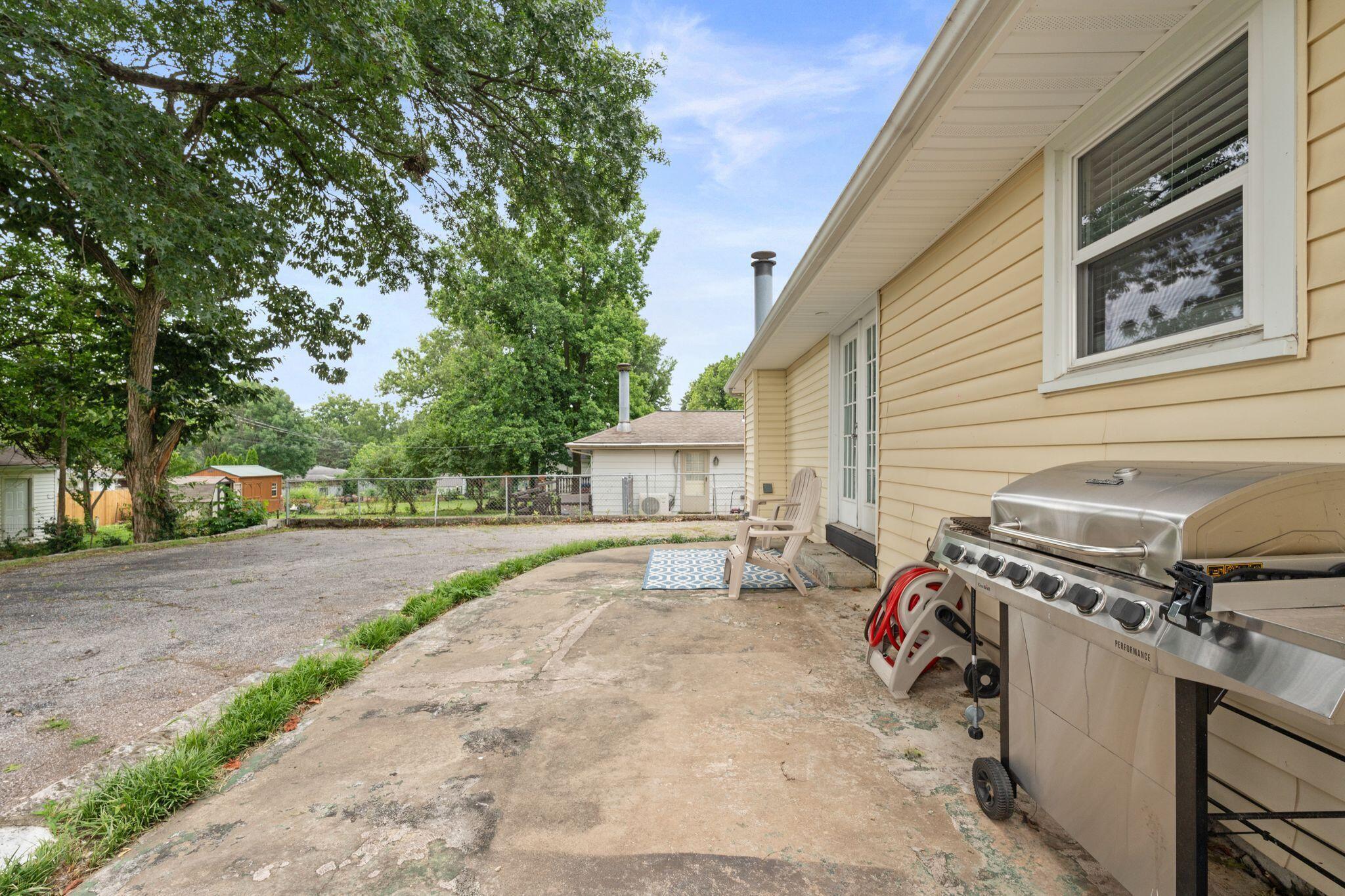 573 Cane Run Road Lexington, KY 40505 - Photo 47 of 56 F2002031