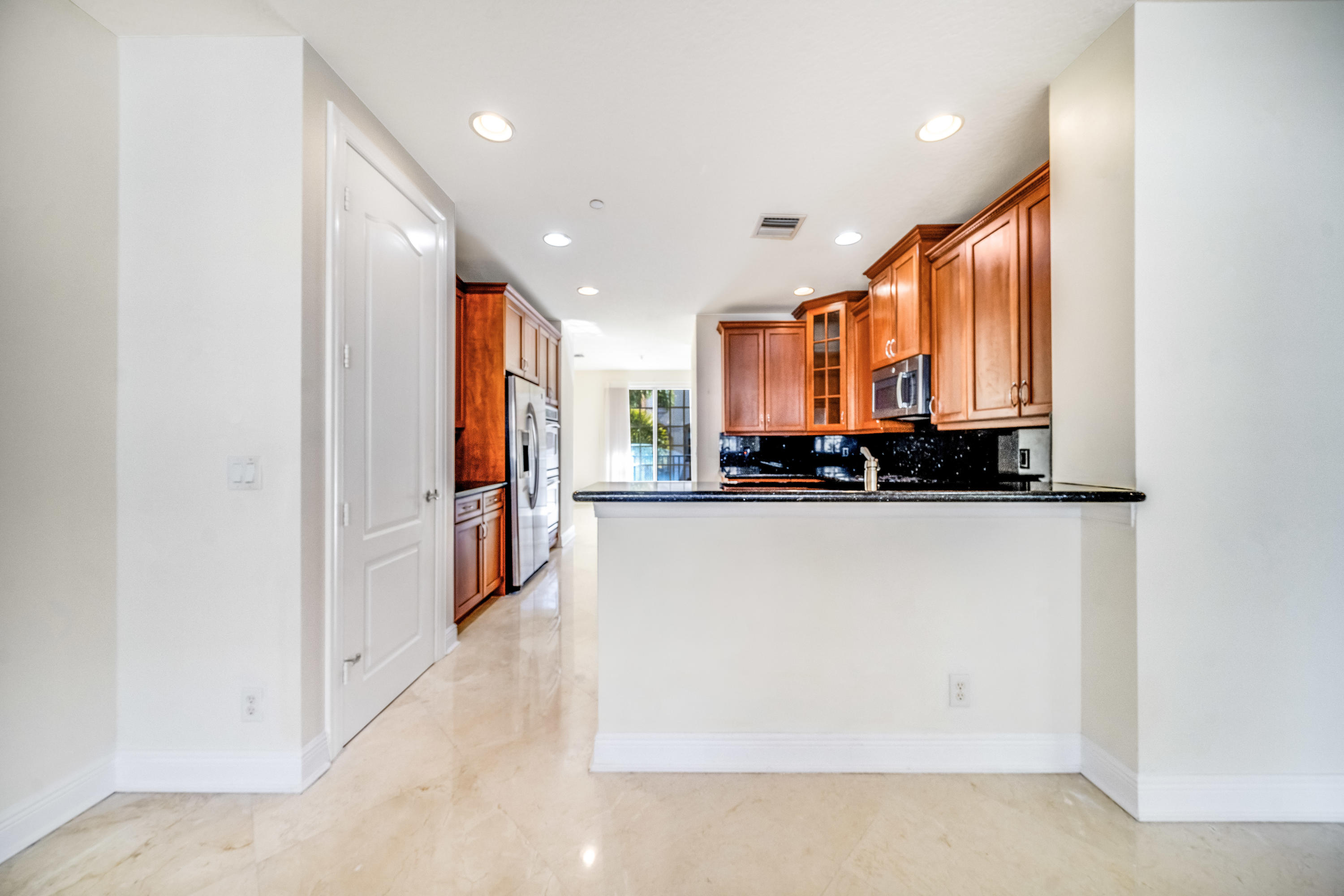 605 Northeast Francesca Lane Boca Raton, FL 33487 - Photo 22 of 53 Kitchen
