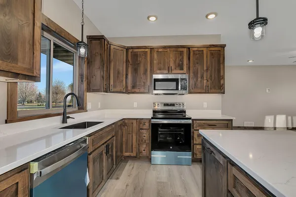 $699,900 | 522 1st Street Southeast, St. Stephen, MN 56375