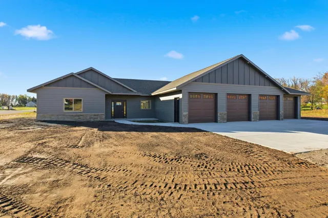 $699,900 | 522 1st Street Southeast, St. Stephen, MN 56375