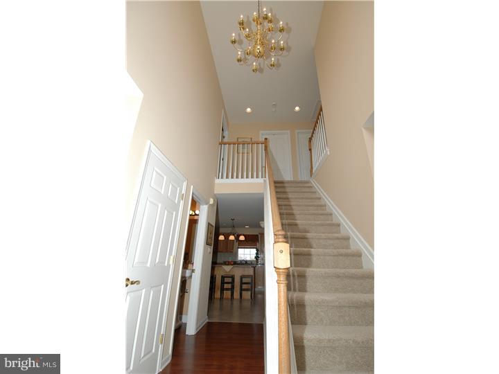 557 Island Road Columbus, NJ 08022 - Photo 11 of 25 Foyer