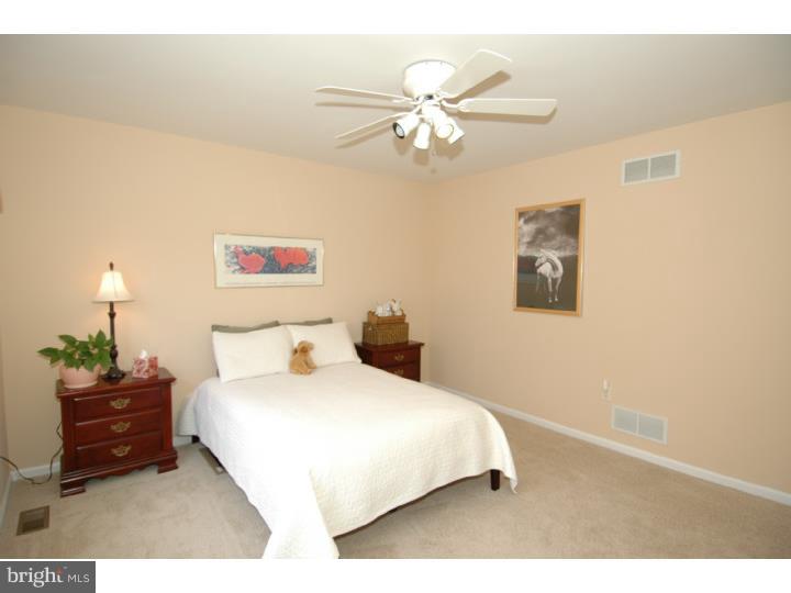 557 Island Road Columbus, NJ 08022 - Photo 12 of 25 Bedroom 4