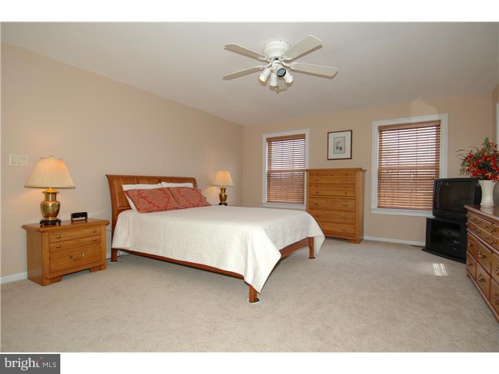 557 Island Road Columbus, NJ 08022 - Photo 16 of 25 Bedroom - Main