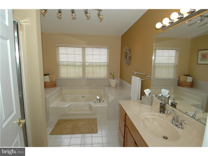 557 Island Road Columbus, NJ 08022 - Photo 17 of 25 Bathroom