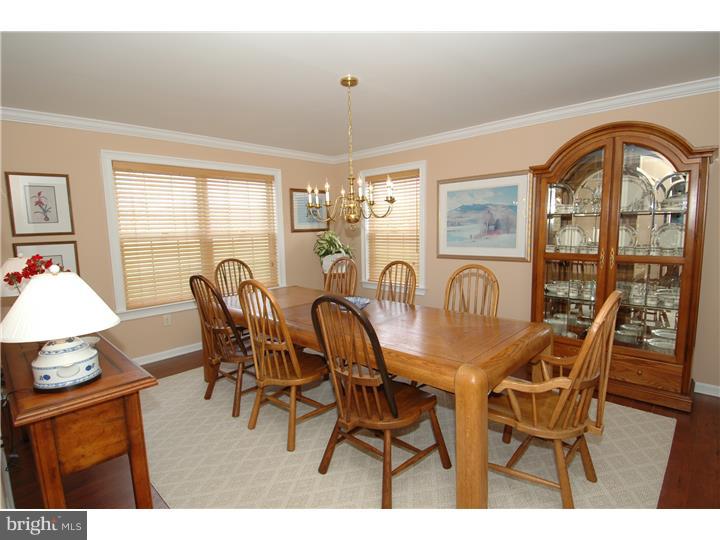 557 Island Road Columbus, NJ 08022 - Photo 4 of 25 Dining Room