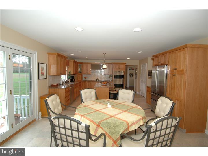 557 Island Road Columbus, NJ 08022 - Photo 7 of 25 Kitchen