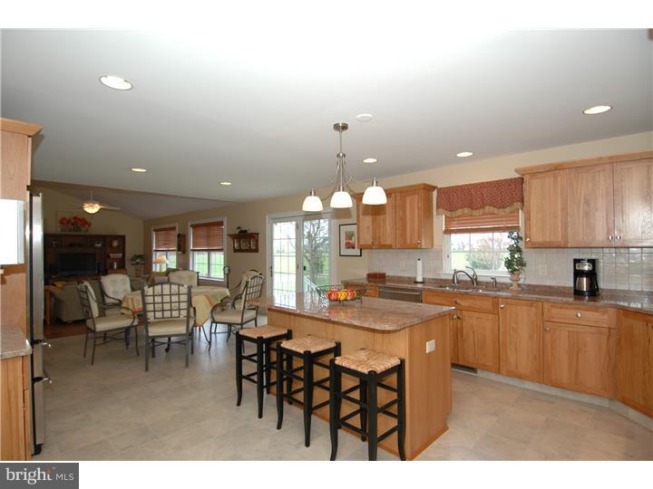 557 Island Road Columbus, NJ 08022 - Photo 9 of 25 Kitchen