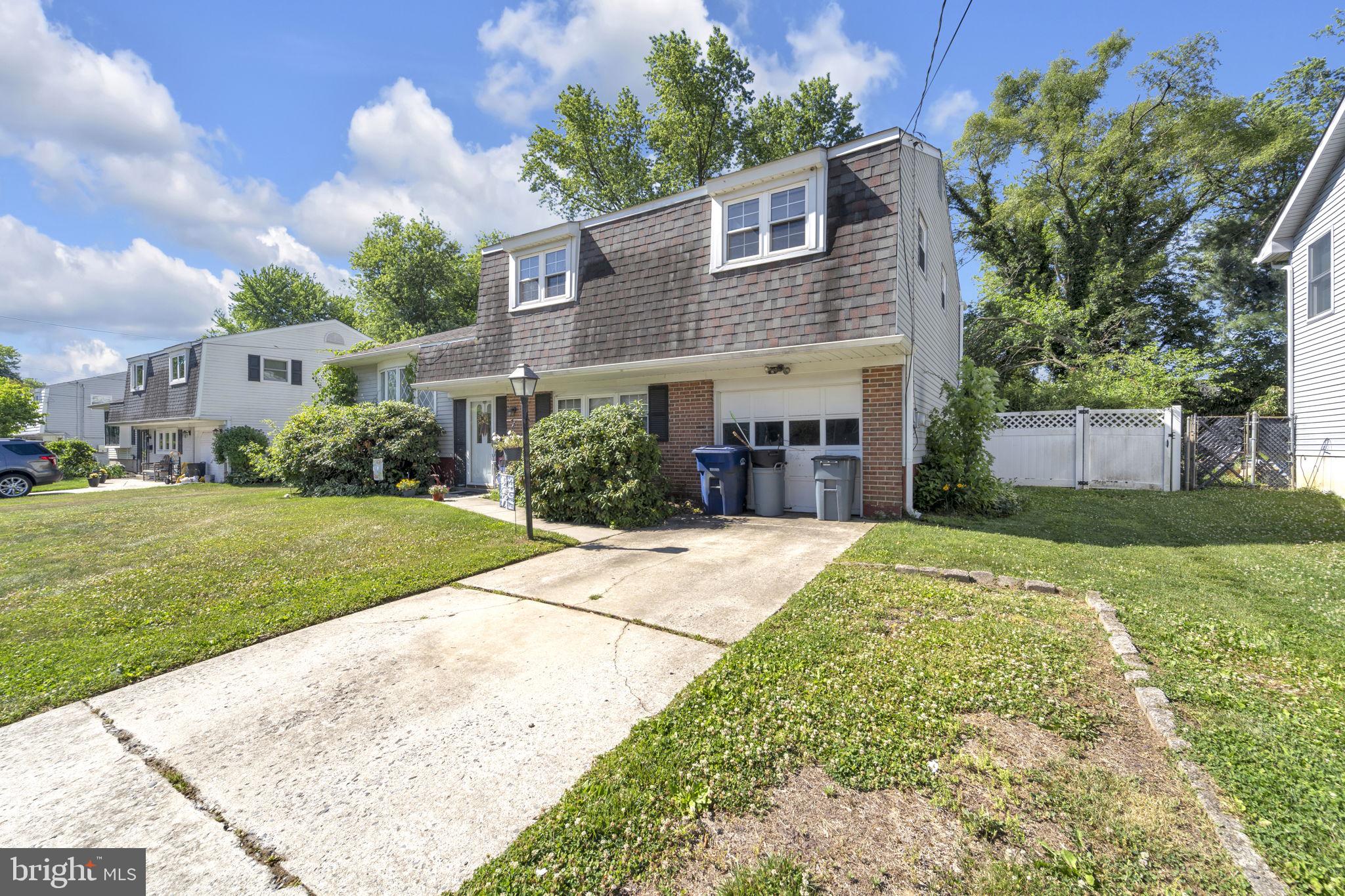 113 Lafayette Road Beverly, NJ 08010 - Photo 3 of 29 Exterior Front & Side