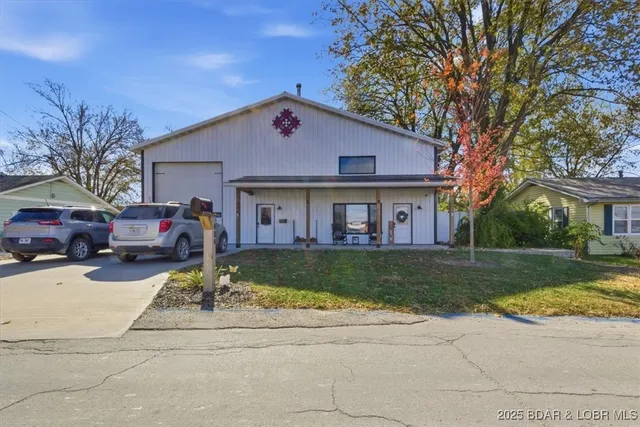$415,000 | 404 East 15th Street, Eldon, MO 65026