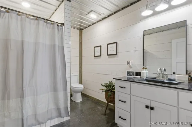 $415,000 | 404 East 15th Street, Eldon, MO 65026